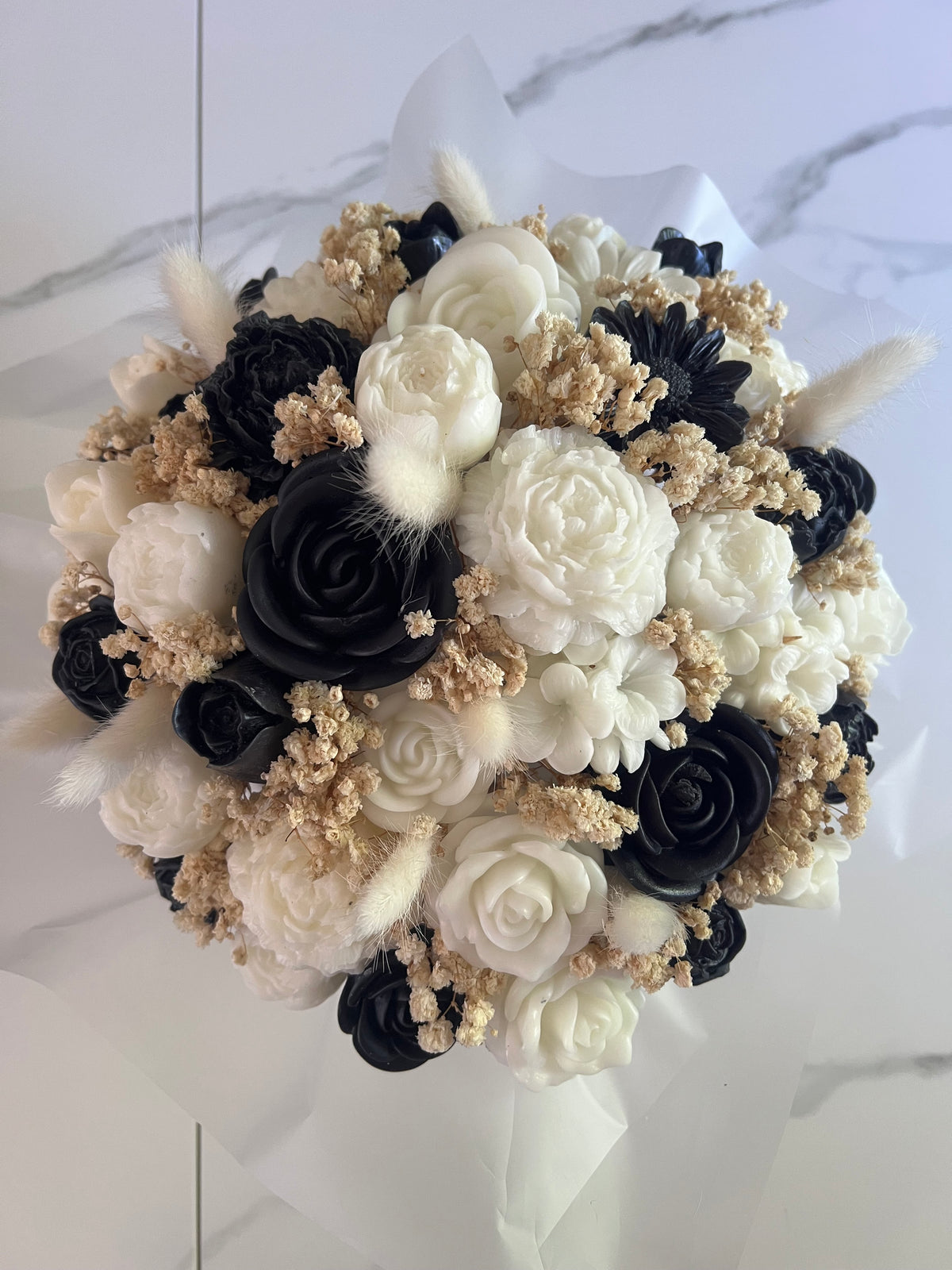 Black & Ivory Candle Bouquet